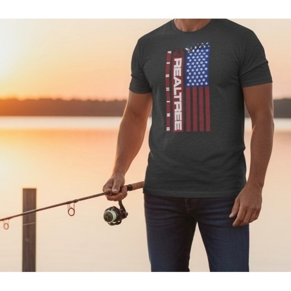 Realtree Fishing Mens Graphic T-Shirt American Flag Logo Size Medium